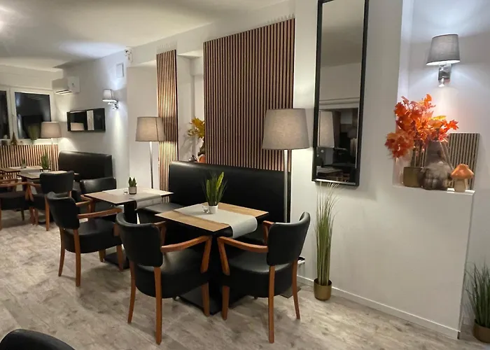 W Wolfsschlucht Hotel