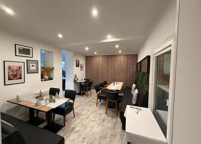 W Wolfsschlucht Hotel